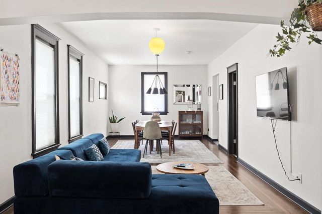 2415 S Kinnickinnic AVENUE, Milwaukee, WI 53207