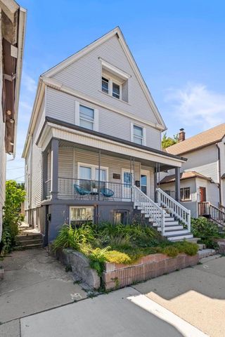 2415 S Kinnickinnic AVENUE, Milwaukee, WI 53207