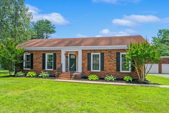 605 N Russell St, Portland, TN 37148