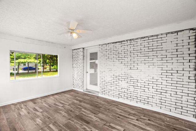 605 N Russell St, Portland, TN 37148