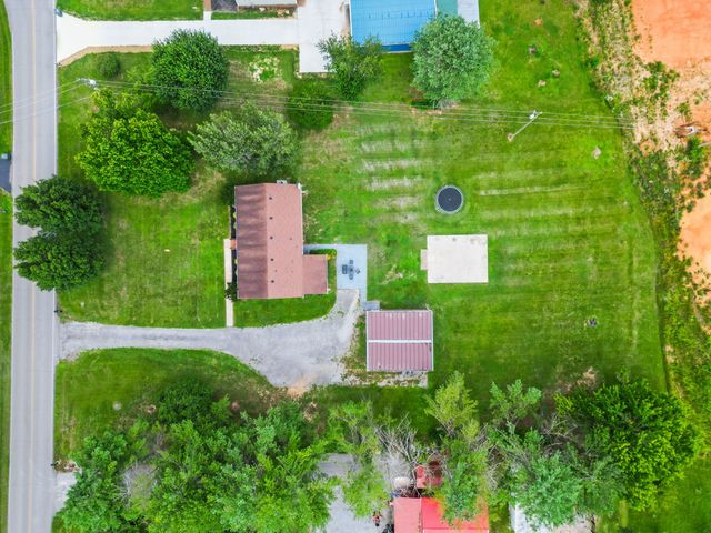 605 N Russell St, Portland, TN 37148