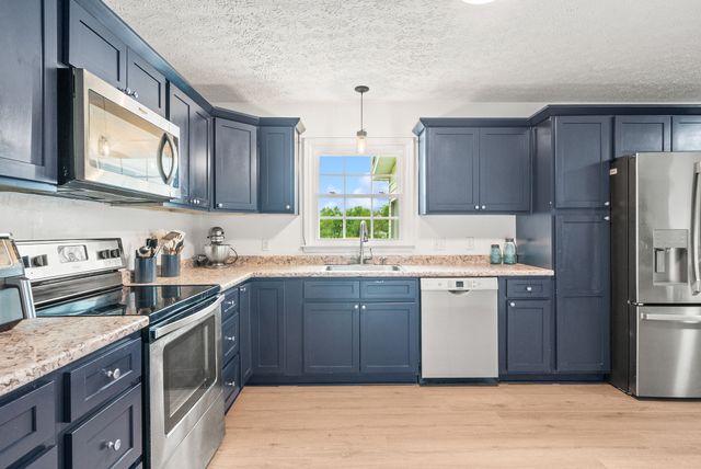 605 N Russell St, Portland, TN 37148