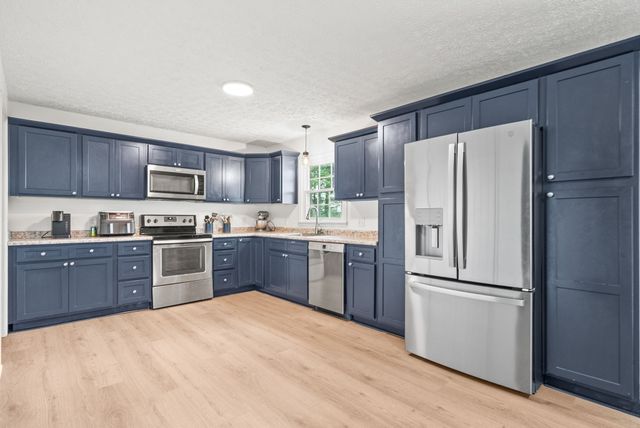 605 N Russell St, Portland, TN 37148
