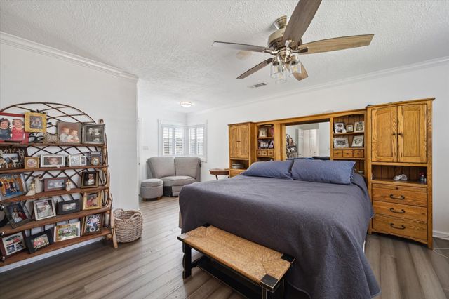 2338 Carleen Road, Houston, TX 77018