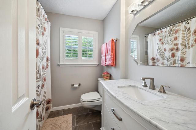 2338 Carleen Road, Houston, TX 77018