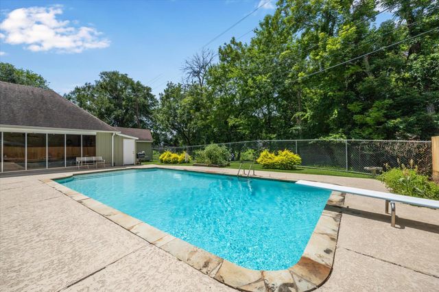 2338 Carleen Road, Houston, TX 77018