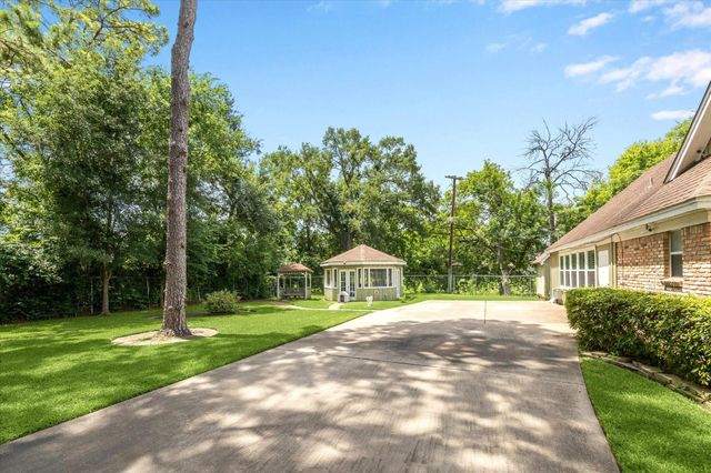 2338 Carleen Road, Houston, TX 77018