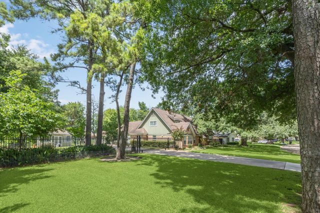 2338 Carleen Road, Houston, TX 77018