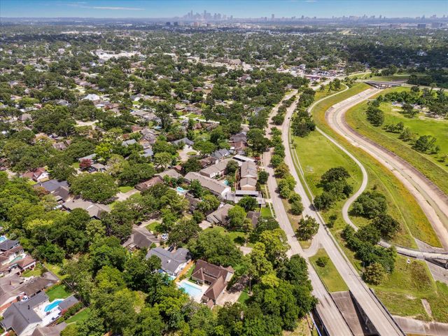 2338 Carleen Road, Houston, TX 77018