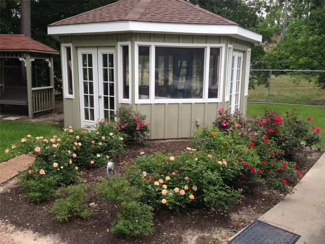 2338 Carleen Road, Houston, TX 77018