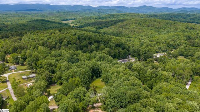 121 Lisa Circle, Marietta, SC 29611