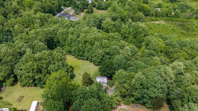 121 Lisa Circle, Marietta, SC 29611