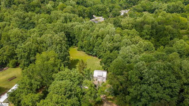 121 Lisa Circle, Marietta, SC 29611