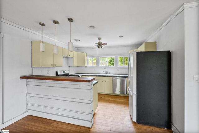 121 Lisa Circle, Marietta, SC 29611