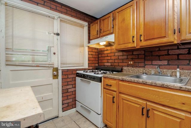 1962 SEARLES RD, Dundalk, MD 21222