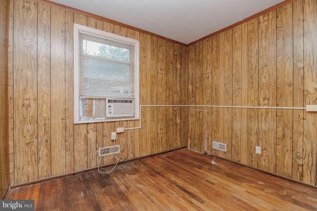 1962 SEARLES RD, Dundalk, MD 21222