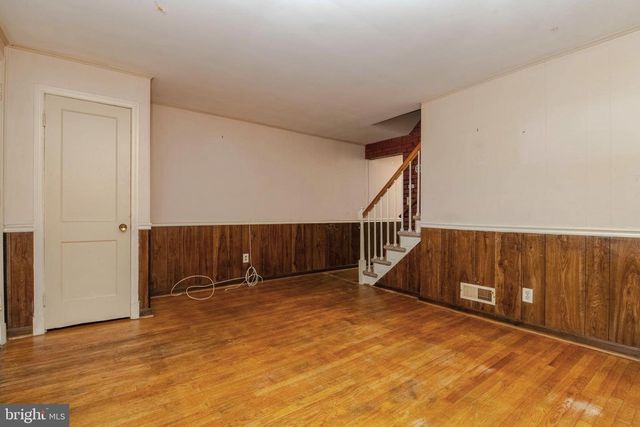1962 SEARLES RD, Dundalk, MD 21222