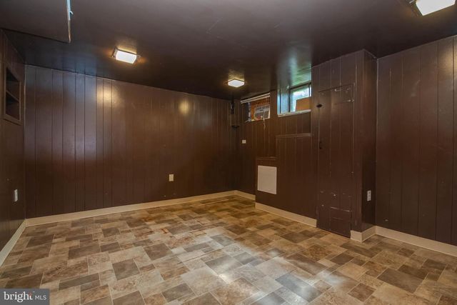 1962 SEARLES RD, Dundalk, MD 21222