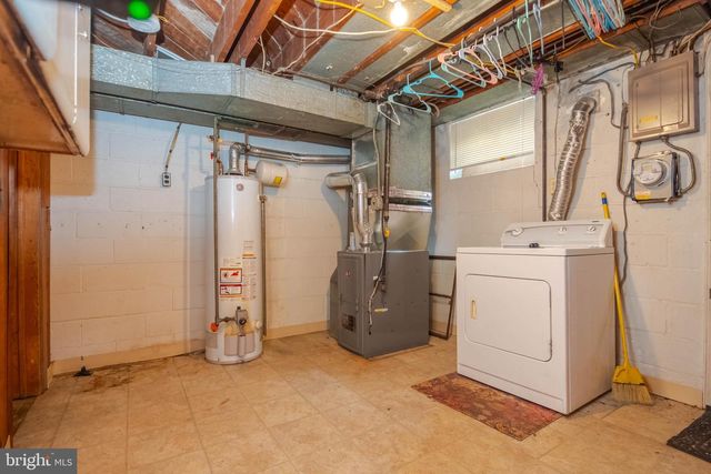 1962 SEARLES RD, Dundalk, MD 21222