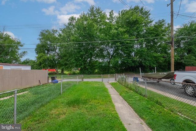 1962 SEARLES RD, Dundalk, MD 21222