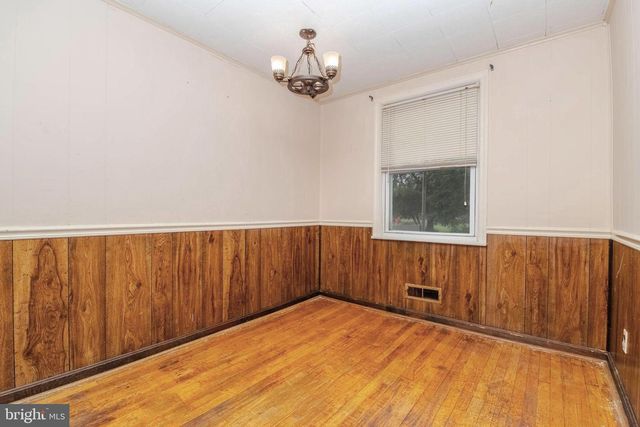 1962 SEARLES RD, Dundalk, MD 21222