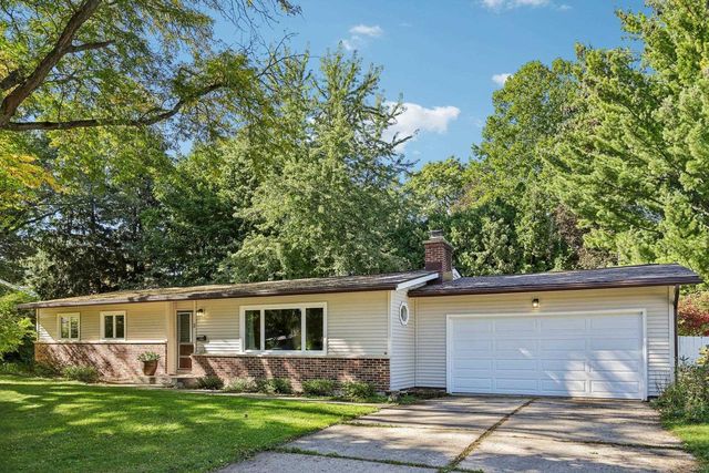 2 Carillon Drive, Madison, WI 53705