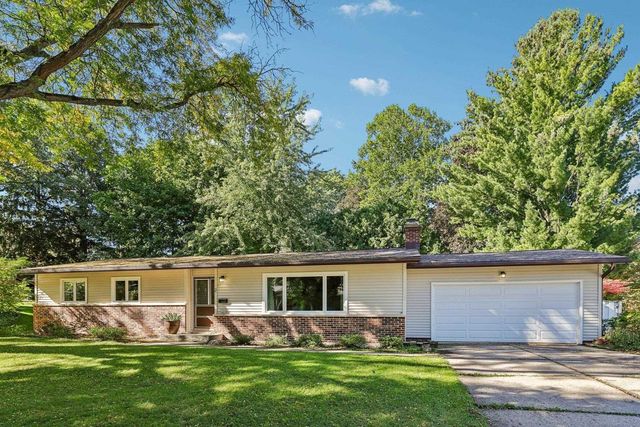 2 Carillon Drive, Madison, WI 53705