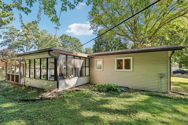 2 Carillon Drive, Madison, WI 53705