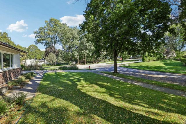 2 Carillon Drive, Madison, WI 53705