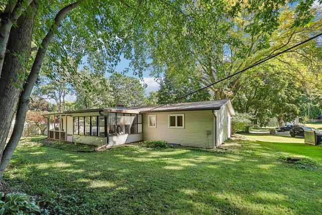 2 Carillon Drive, Madison, WI 53705