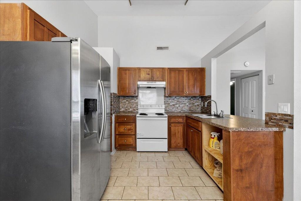 Image 14 of property listing at 203 Tabby Creek Circle, Summerville, SC 29486