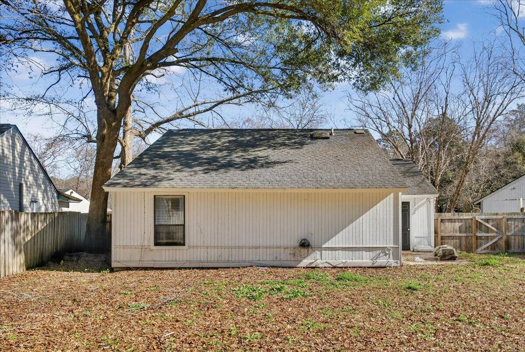 Image 25 of property listing at 203 Tabby Creek Circle, Summerville, SC 29486