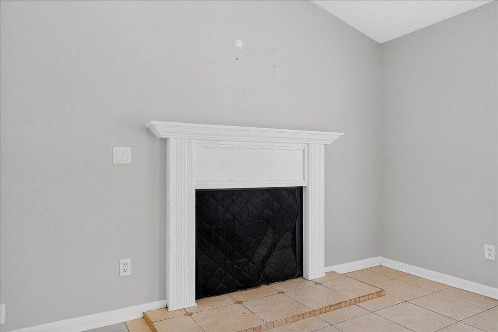 Image 6 of property listing at 203 Tabby Creek Circle, Summerville, SC 29486