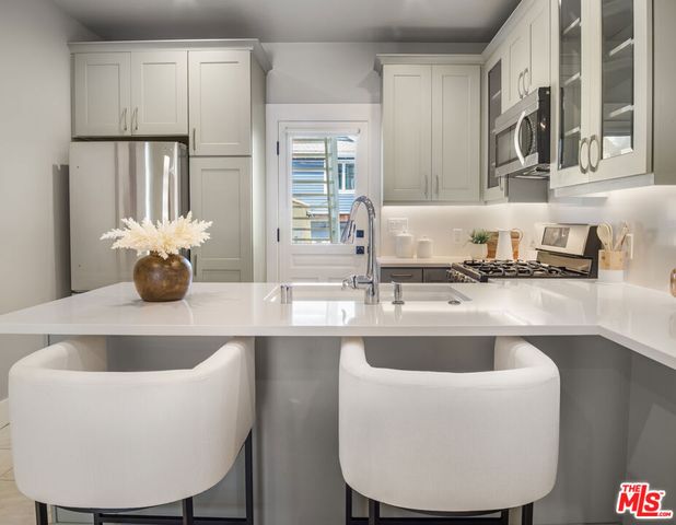 123 Wavecrest Avenue, Venice, CA 90291