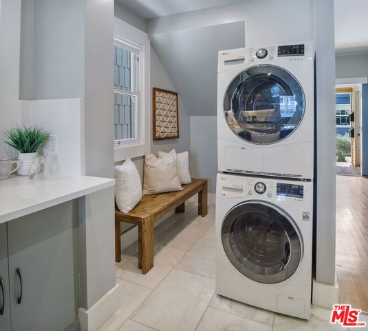 123 Wavecrest Avenue, Venice, CA 90291