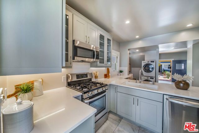 123 Wavecrest Avenue, Venice, CA 90291