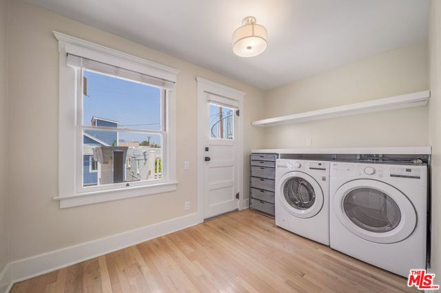 123 Wavecrest Avenue, Venice, CA 90291