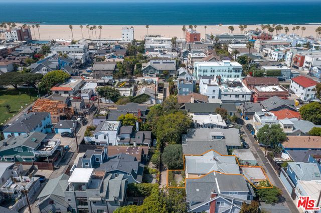 123 Wavecrest Avenue, Venice, CA 90291