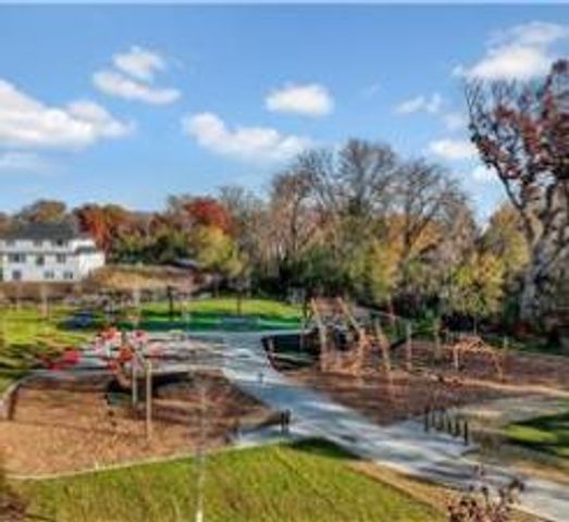 2185 Eustis Street, Roseville, MN 55113