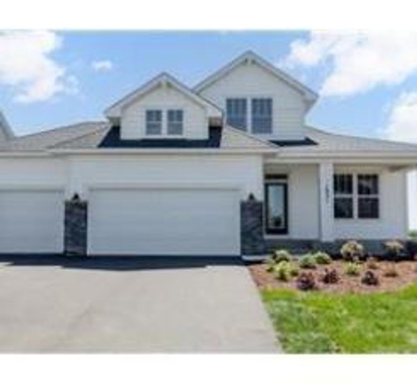 2185 Eustis Street, Roseville, MN 55113