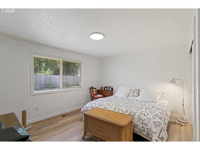 421 Sw LILLYBEN Ave, Gresham, OR 97080