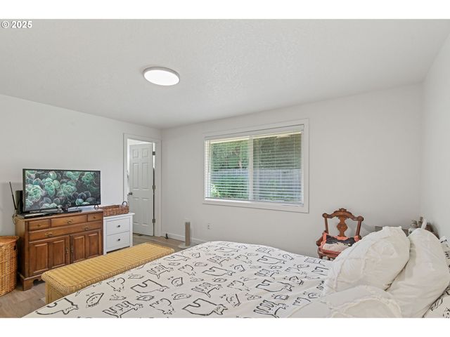 421 Sw LILLYBEN Ave, Gresham, OR 97080