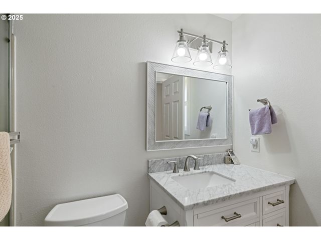 421 Sw LILLYBEN Ave, Gresham, OR 97080