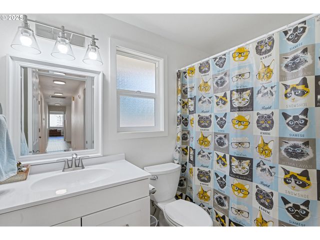 421 Sw LILLYBEN Ave, Gresham, OR 97080