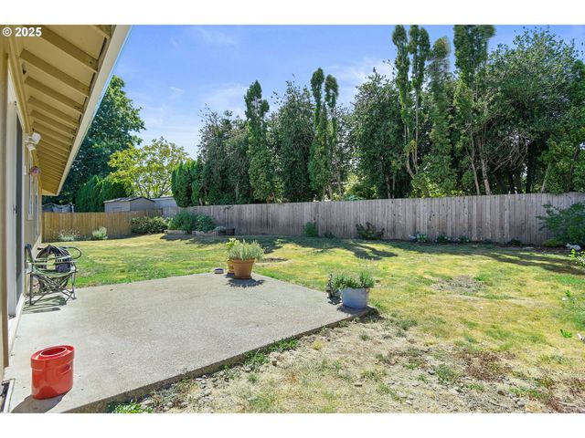 421 Sw LILLYBEN Ave, Gresham, OR 97080