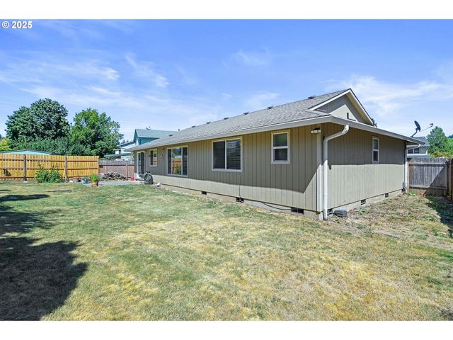 421 Sw LILLYBEN Ave, Gresham, OR 97080