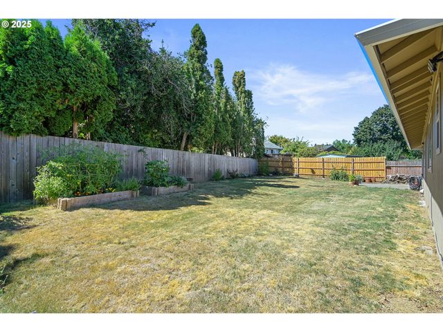 421 Sw LILLYBEN Ave, Gresham, OR 97080