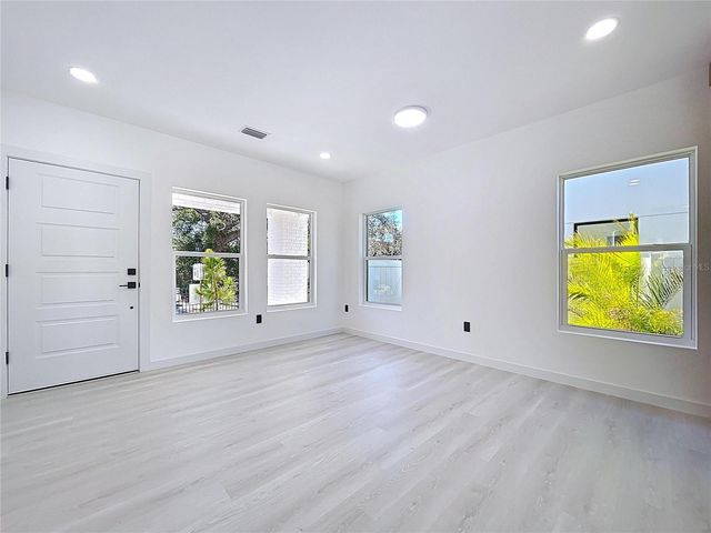 4601 QUEENSBORO AVENUE S, St Petersburg, FL 33712