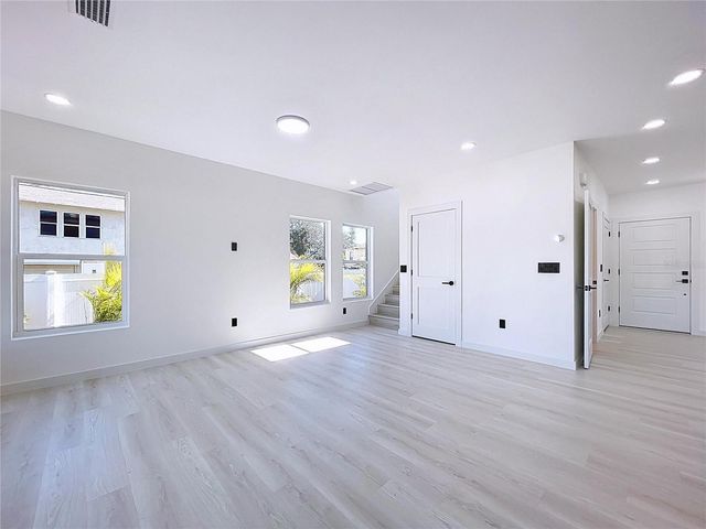 4601 QUEENSBORO AVENUE S, St Petersburg, FL 33712