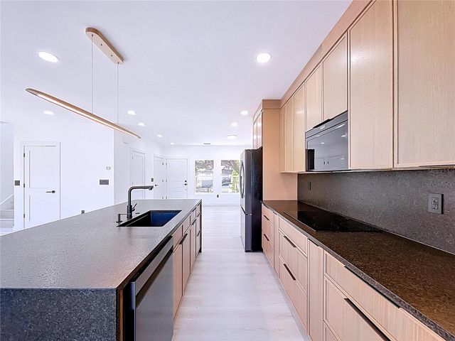 4601 QUEENSBORO AVENUE S, St Petersburg, FL 33712